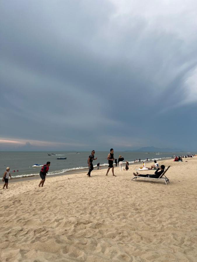 By The Sea Beachfront Designer Suites Penang - Managed By Art Of Tree บาตูเฟอริงกี ภายนอก รูปภาพ
