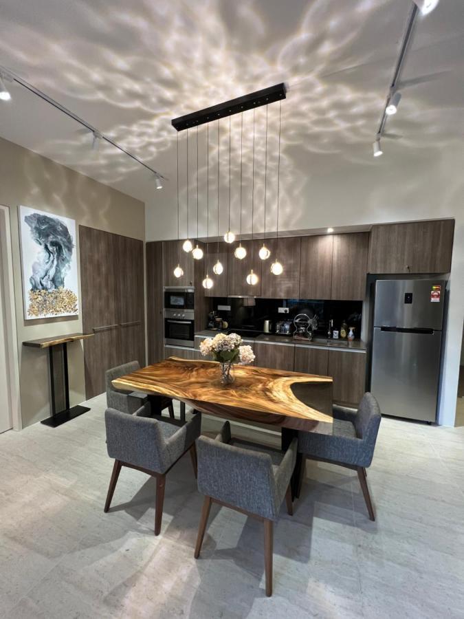 By The Sea Beachfront Designer Suites Penang - Managed By Art Of Tree บาตูเฟอริงกี ภายนอก รูปภาพ